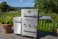 JensenGrill producerer verdens eneste grill som fuldt kombinerer kul- og gas i samme enhed, enten hver for sig eller sammen. JensenGrill er produceret hos SSI-Metalindustri i Frederikssund, og håndsamles på Endrupgaard i rustrfrit stål (304). JensenGrill har produktions- og lagerlokaler på Endrupgaard. JensenGrill holder åbent hver onsdag fra kl. 14 - 18 i showroom. Læs mere på www.JensenGrill.com